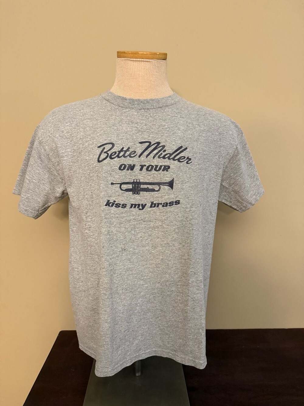 Vintage Bette Midler On Tour Kiss My Brass Tour T-Shirt Gray Medium